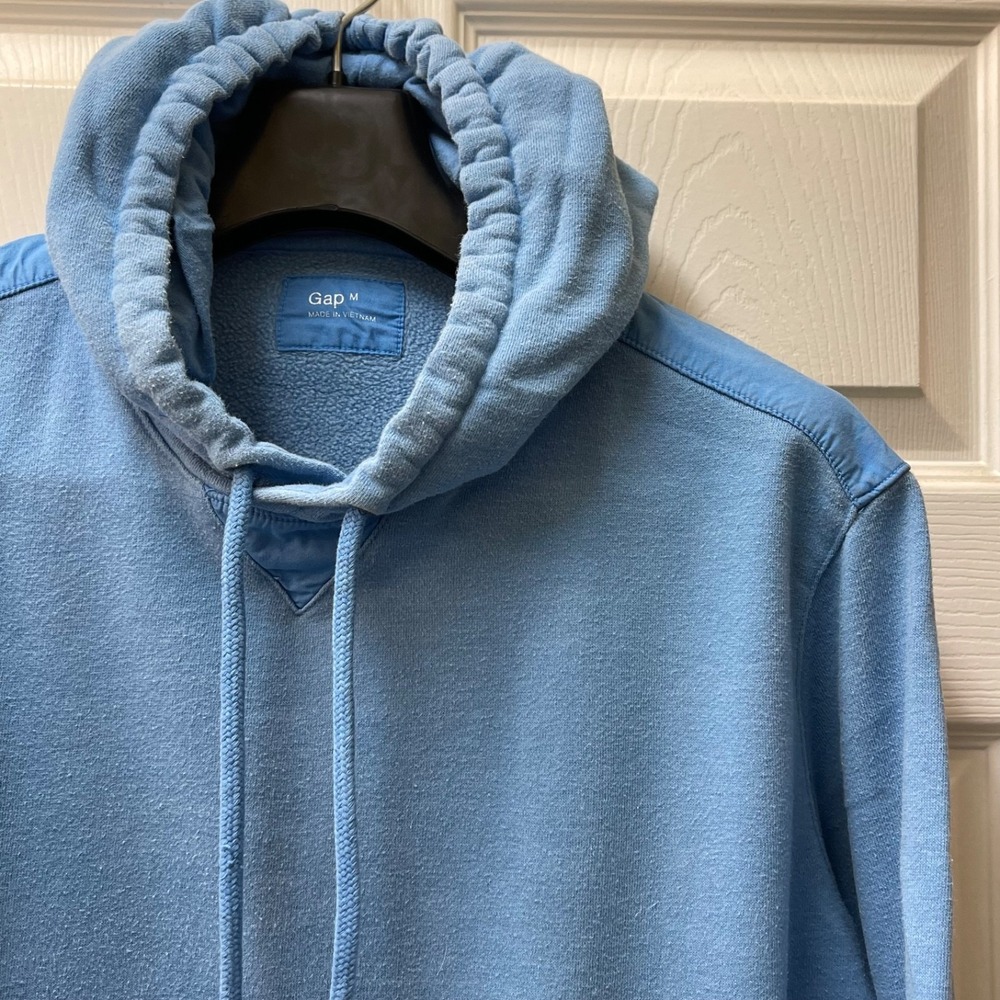 GAP Men's Medium Clean Blue Fleece Hoodie Sweatshirt Solid Classic Cotton Blend